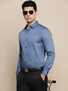 INVICTUS Men Standard Slim Fit Spread Collar Solid Cotton Formal Shirt