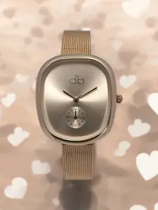 DressBerry Women Brass Dial & Stainless Steel Bracelet Style Straps Watch MPDBI-005-RG
