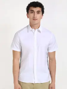 Calvin Klein Jeans Men Spread Collar Solid Cotton Casual Shirt