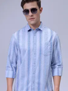 The Indian Garage Co Men Slim Fit Cutaway Collar Textured Cotton Casual Shirt