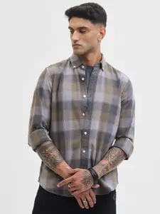 Snitch Men Classic Slim Fit Button-Down Collar Checked Cotton Casual Shirt