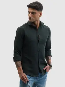 Snitch Men Smart Fit Spread Collar Horizontal Striped Casual Shirt