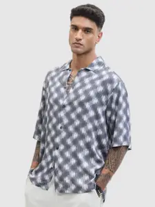 Snitch Men Relaxed Fit Spread Collar Abstract Printed Casual Shirt