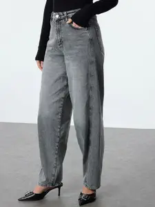 Trendyol Women Regular Fit Mid-Rise Light Fade Jeans