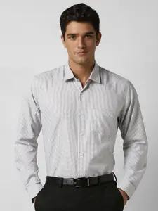 Peter England Men Slim Fit Spread Collar Geometric Printed Cotton Formal Shirt