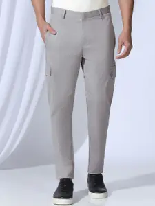 Blackberrys Men Relaxed Fit Mid-Rise Cargos Trousers