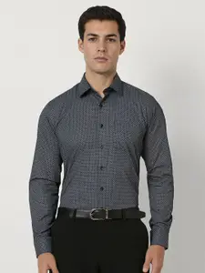 Van Heusen Men Slim Fit Opaque Printed Formal Shirt