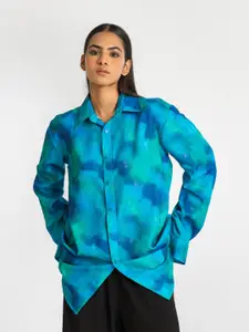 Past Modern Women Relaxed Oversized Fit Spread Collar Dyed Cotton Casual Shirt