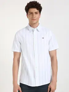 Tommy Hilfiger Men Spread Collar Vertical Striped Cotton Casual Shirt