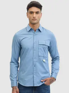 Snitch Men Relaxed Fit Spread Collar Solid Cotton Casual Shirt