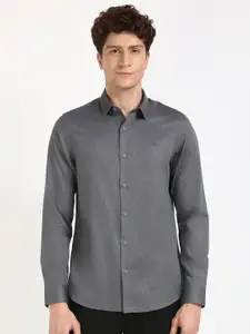 Calvin Klein Jeans Men Slim Fit Spread Collar Solid Cotton Casual Shirt