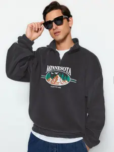 Trendyol Men Typography Printed Sweatshirt