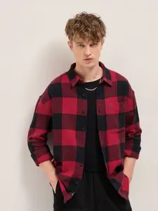 THE BEAR HOUSE Men Relaxed Fit Spread Collar Windowpane Checked Cotton Casual Shirt