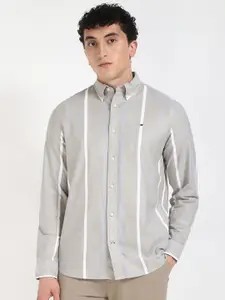 Tommy Hilfiger Men Button-Down Collar Vertical Striped Cotton Casual Shirt