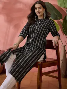 Sangria Black Geometric Self Designed High Slit Mandarin Collar Straight Kurta