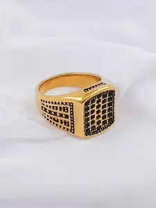 Saizen Men Gold-Plated Stainless Steel Crystal Stone Studded Grid Design Finger Ring