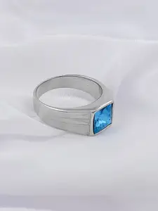 Saizen Men Sterling Silver Silver-Plated Onyx Stone Studded Finger Ring