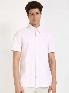 Tommy Hilfiger Men Button-Down Collar Vertical Striped Cotton Casual Shirt