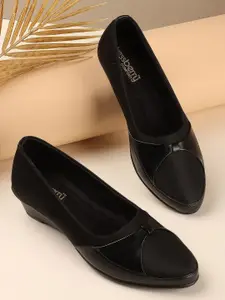 DressBerry Wedge Pumps with Bows