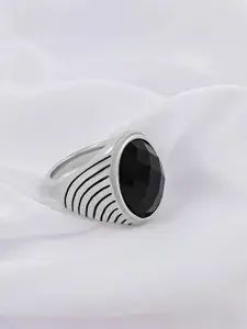 Saizen Men 925 Sterling Silver-Plated Onyx Stone Studded Intricate Finger Ring
