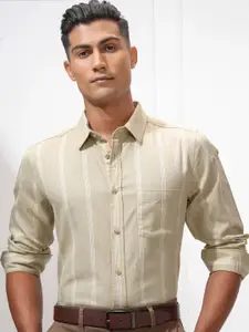 HIGHLANDER Men Slim Fit Opaque Striped Casual Shirt