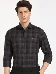 Tommy Hilfiger Men Slim Fit Tartan Checks Opaque Checked Casual Shirt