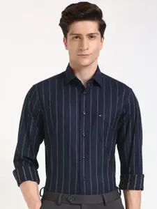 Tommy Hilfiger Men Relaxed Opaque Striped Casual Shirt