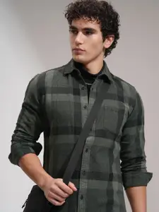 HIGHLANDER Men Crepe Textured Checked Casual Shirt