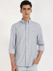 Tommy Hilfiger Men Button-Down Collar Vertical Striped Cotton Casual Shirt