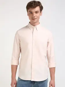 Calvin Klein Jeans Men Button-Down Collar Solid Cotton Casual Shirt