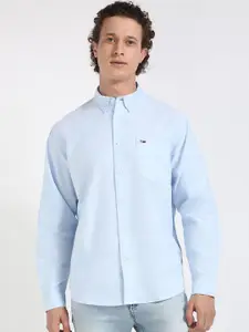 Tommy Hilfiger Men Relaxed Fit Button-Down Collar Solid Cotton Casual Shirt