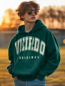 VEIRDO Men Printed Oversized Hooded Sweatshirt