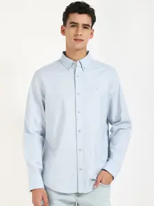 Calvin Klein Jeans Men Button-Down Collar Solid Cotton Casual Shirt
