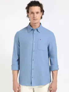 Tommy Hilfiger Men Spread Collar Textured Cotton Casual Shirt