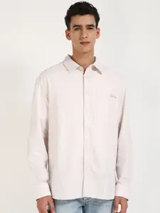 Calvin Klein Jeans Men Relaxed Fit Spread Collar Vertical Striped Cotton Casual Shirt