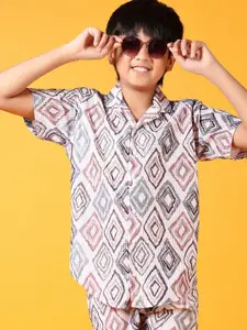 V-Mart Boys Printed Short Sleeves Pure Cotton Shirt With Shorts