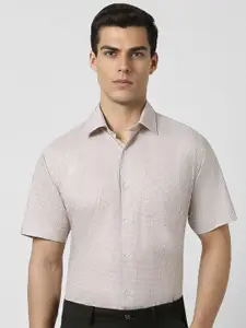 Van Heusen Men Slim Fit Spread Collar Geometric Printed Cotton Formal Shirt