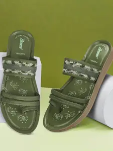 Paragon Women Printed Slip On Flats