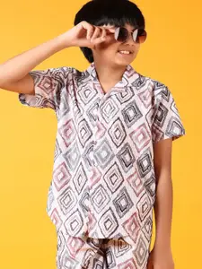 V-Mart Boys Printed Short Sleeves Pure Cotton Shirt With Shorts