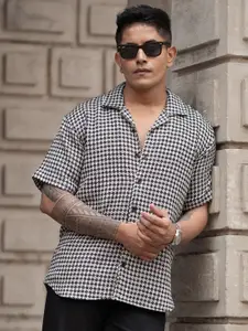 Powerlook Men Spread Collar Geometric Printed Casual Shirt