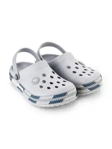 Hoppa Men Self Design Clogs