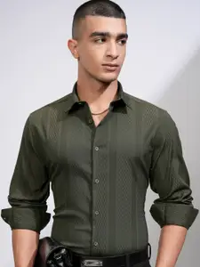 HIGHLANDER Men Spread Collar Textured Casual Shirt