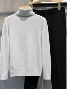 StyleCast x Revolte Men Pullover