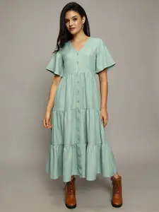 The Roadster Lifestyle Co
V-Neck Tiered Maxi Dress