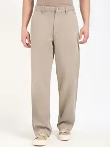 Calvin Klein Men Straight Fit Mid-RiseJeans