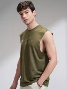 HIGHLANDER Men Relaxed Fit Round Neck Sleeveless Knitted Top