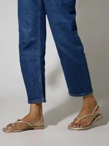 CAI Women Light Gold Toe Thong Flats