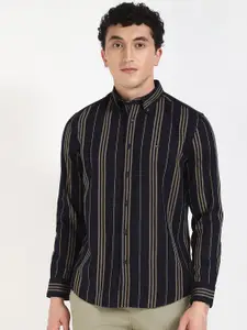 Tommy Hilfiger Men Button-Down Collar Vertical Striped Cotton Casual Shirt