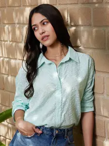 Campus Sutra Women Relaxed Fit Chevron Casual Shirt