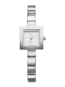 Fastrack Women Embellished Dial & Bracelet Style Straps Analogue Watch FV60061SM01W